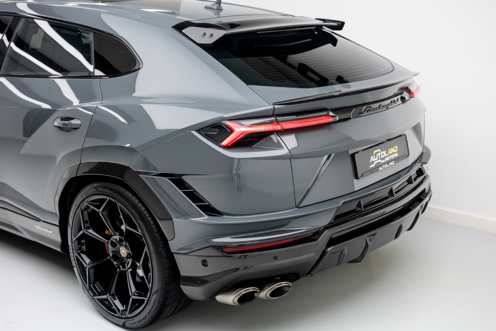 2023 URUS PERFORMANTE GCC | DEALER WARRANTY AND SERVICES